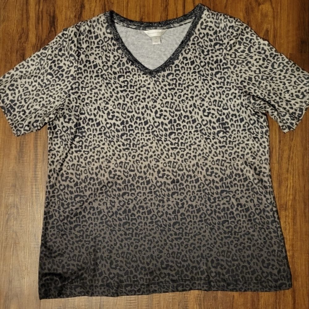 CHRISTOPHER & Banks size XL, looks new. 22.5in across chest